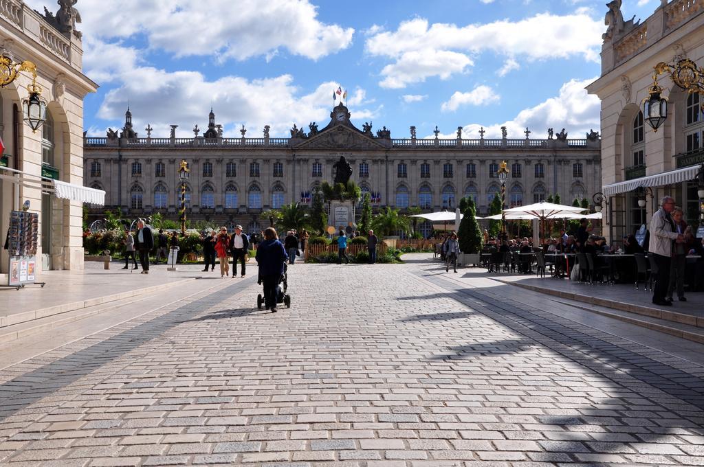 Grand Hotel De La Reine - Place Stanislas Nancy Exterior photo