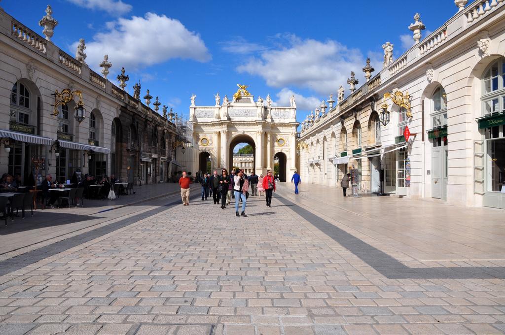 Grand Hotel De La Reine - Place Stanislas Nancy Exterior photo